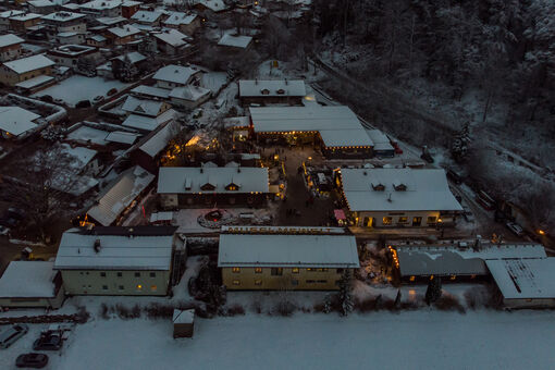 The peaceful, snow-covered Achensee Museum World in Maurach provides the festive setting for the Museum Christmas.