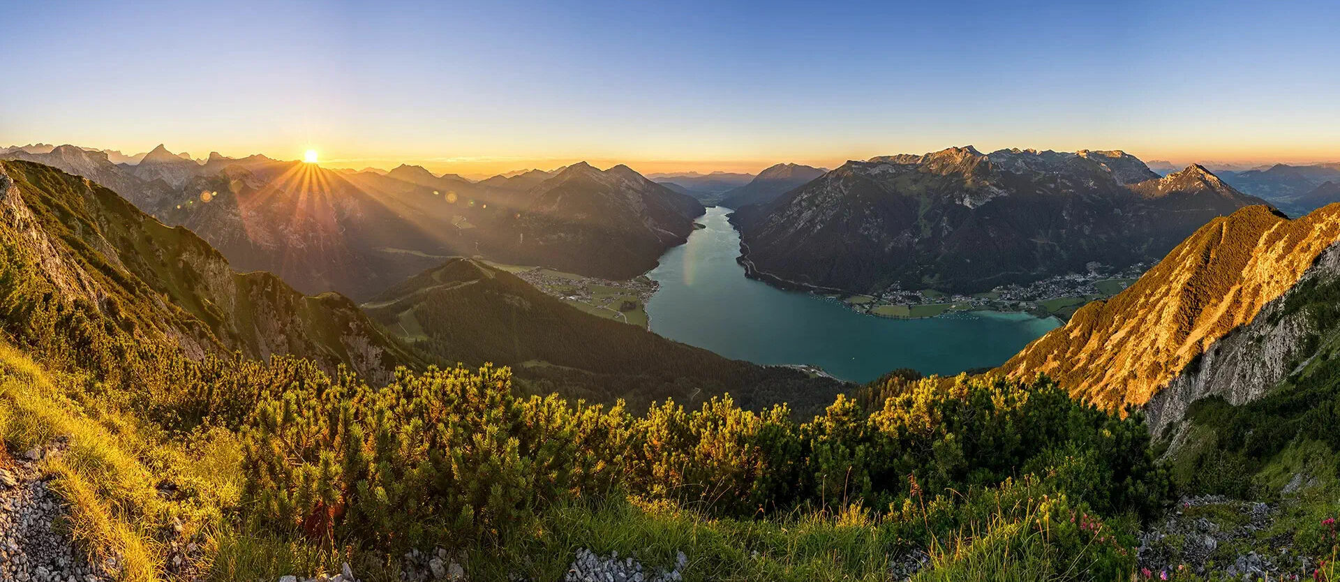 Sonnenuntergang am Bärenkopf in Pertisau mit Blick auf den Achensee.