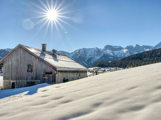 Schneeschuhwandern durch die Winterlandschaft