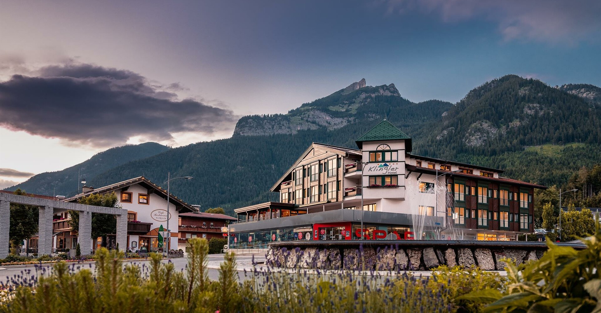 Hotel-Klingler-Aussenaufnahe-im-Sommer.jpg